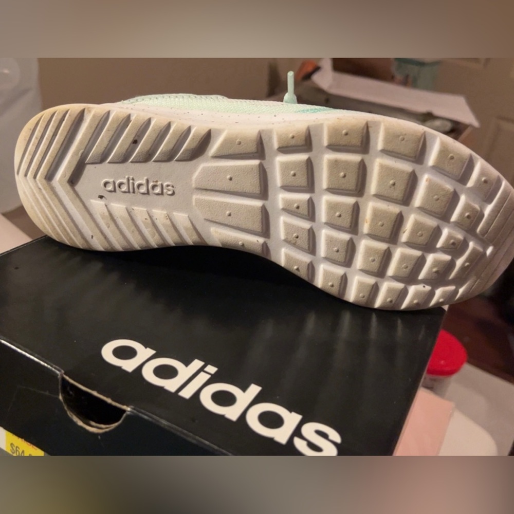 Adidas - Picture 3 of 4
